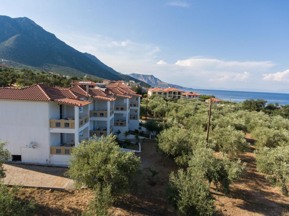 Elaionas Aparthotel Leonídion Exterior photo