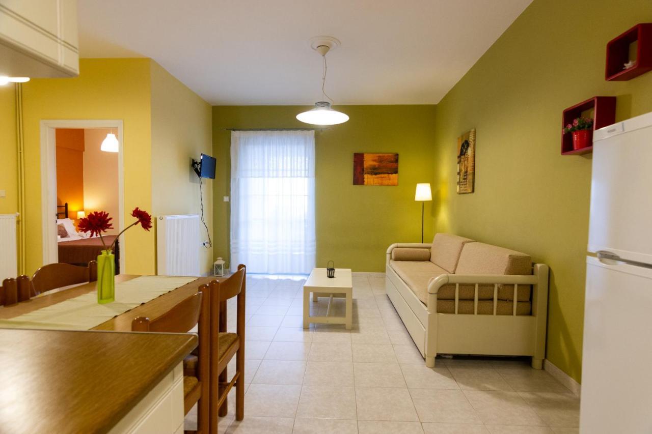 Elaionas Aparthotel Leonídion Exterior photo