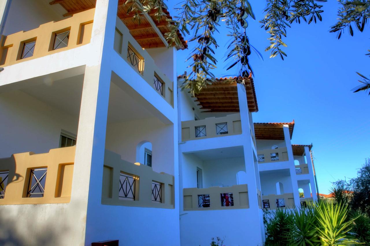 Elaionas Aparthotel Leonídion Exterior photo